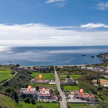 Mythos Villas 담노니 외부 사진