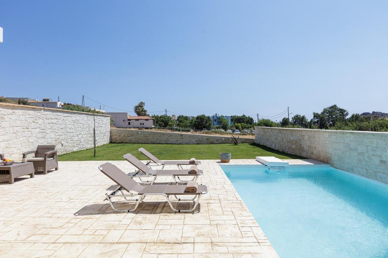 Mythos Villas 담노니 외부 사진