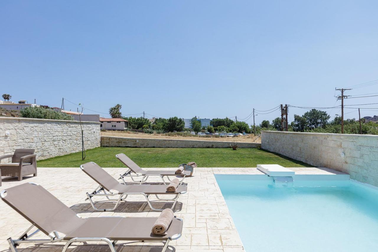 Mythos Villas 담노니 외부 사진