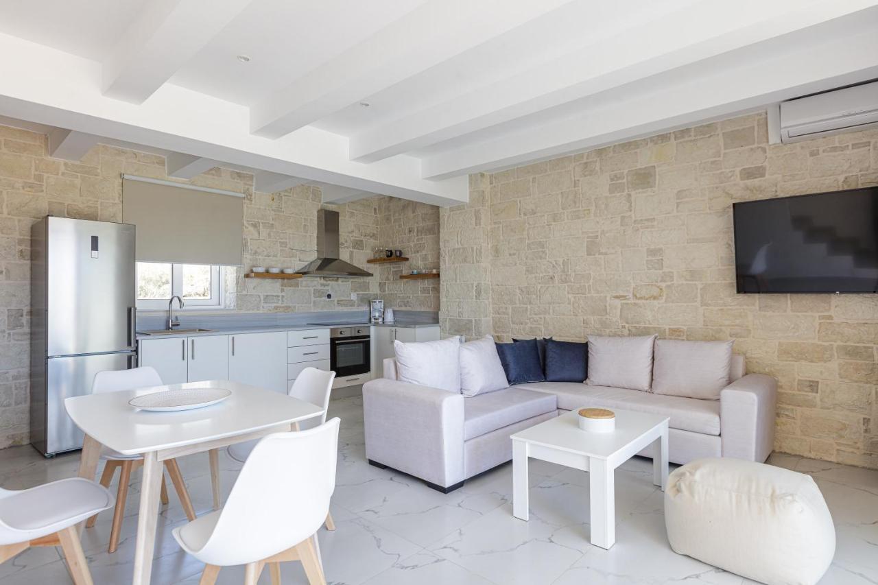 Mythos Villas 담노니 외부 사진