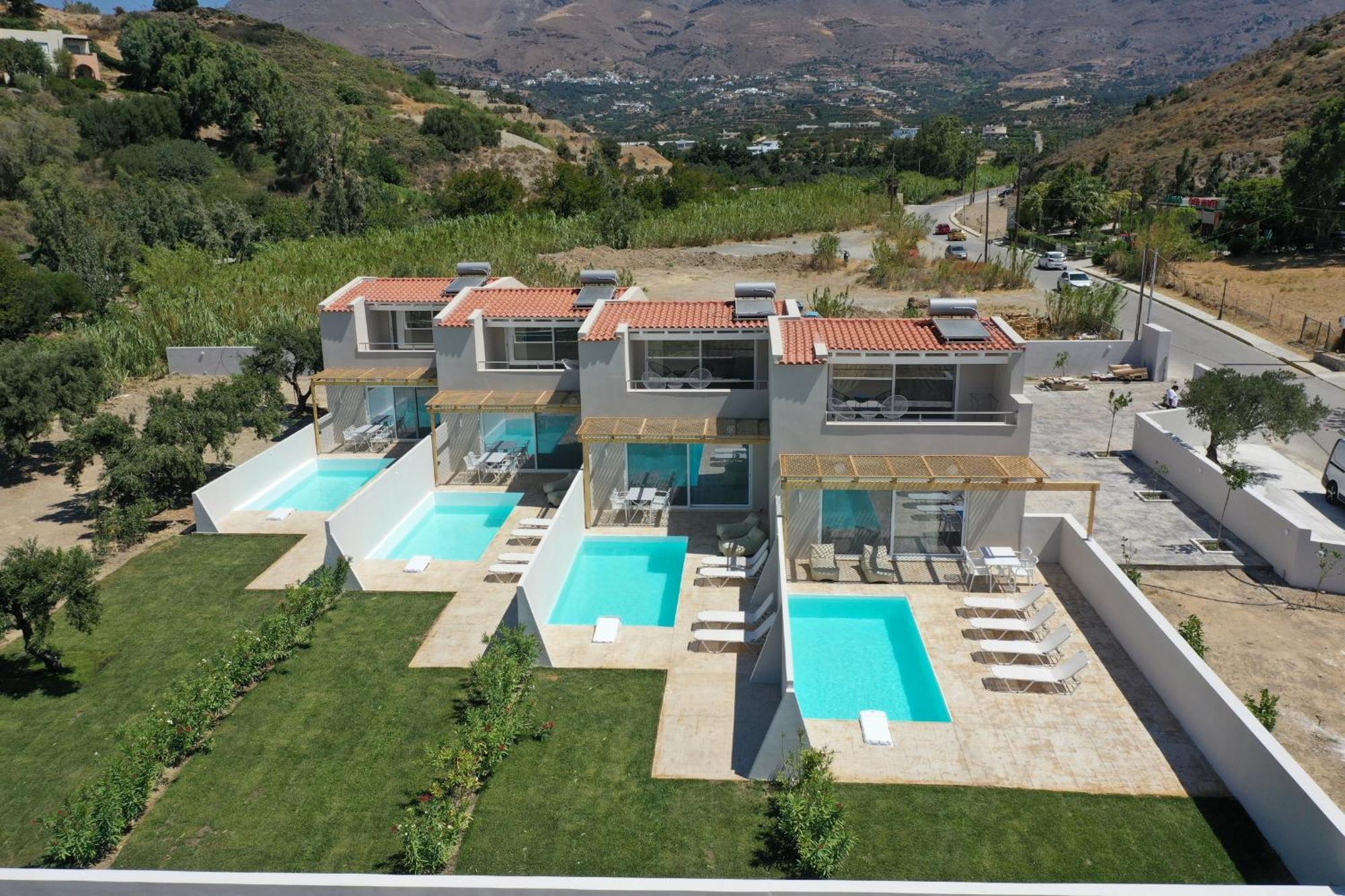 Mythos Villas 담노니 외부 사진