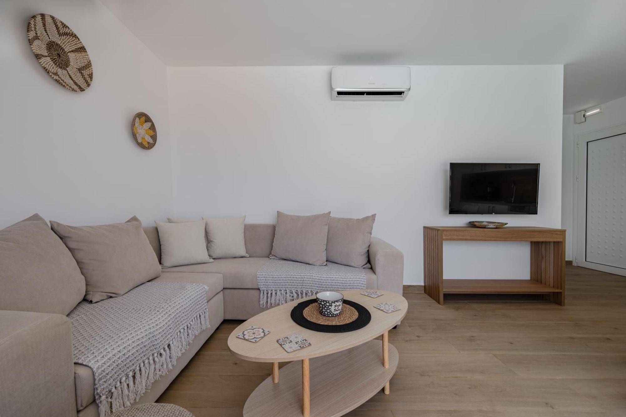 Mythos Villas 담노니 외부 사진